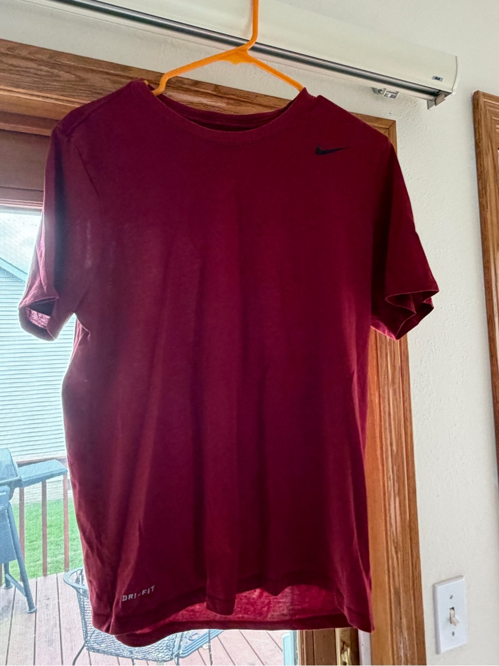 Nike unisex Dri-FIT Crew T-Shirt — Maroon
